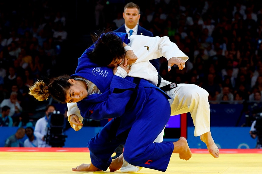 Patrícia Sampaio conquistou bronze em -78 kg ao bater a japonesa Rika Takayama
