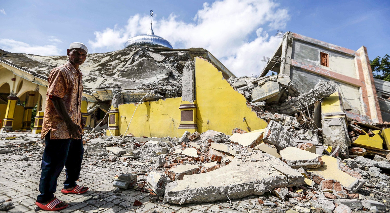  Mesquita destru&iacute;da em Pidie Jaya, Indon&eacute;sia 