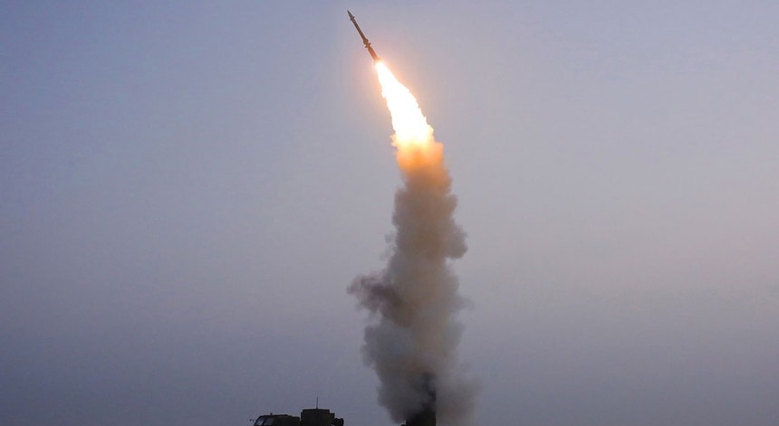O lançamento de novo míssil antiaéreo preocupa os países ocidentais
