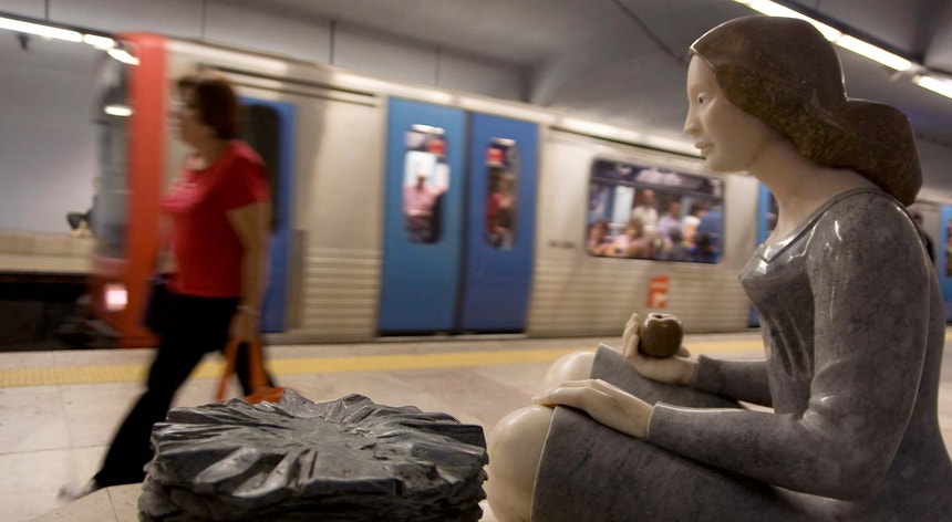 Algumas estações do Metro de Lisboa vão estar abertas para receber pessoas sem-abrigo durante a noite

