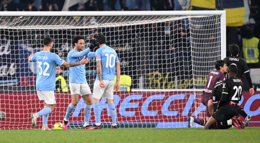 Os jogadores da Lazio festejam a marcação de mais um golo
