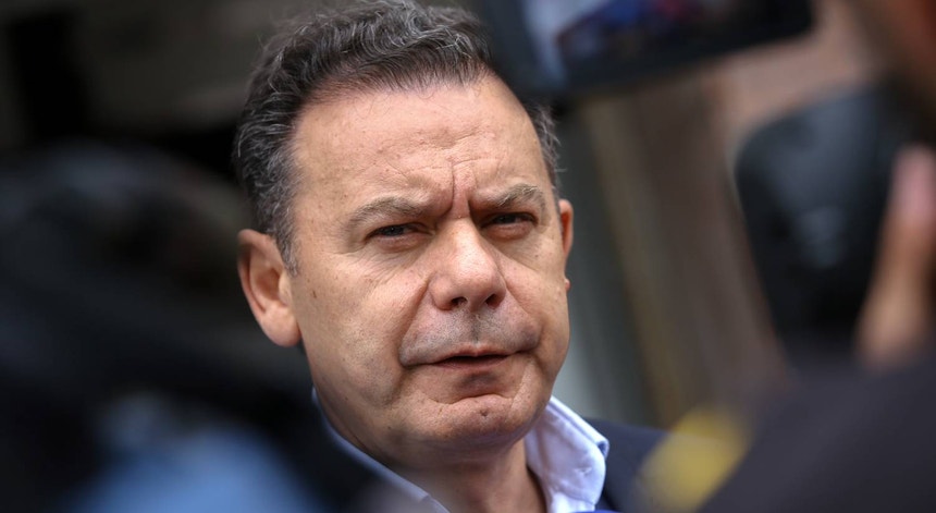 Imagem ilustrativa: Luís Montenegro reeleito presidente do PSD com 94,8% dos votos