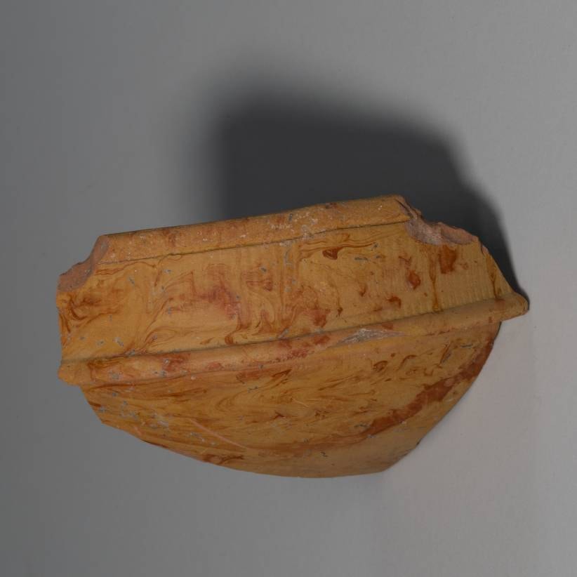  Fragmento de cer&acirc;mica de boa qualidade, conhecida por terra sigillata marmorata | Nuno de Santos Loureiro - barlavento 