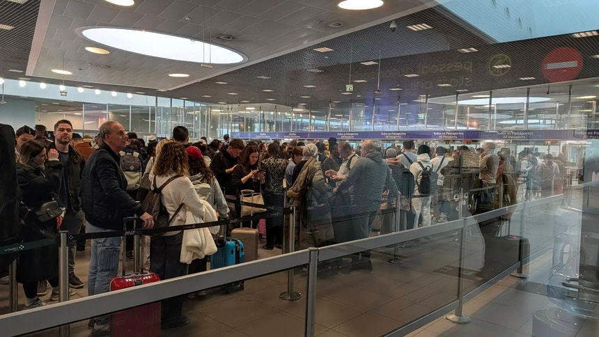 Mais de metade dos novos polícias vão ser colocados nos aeroportos