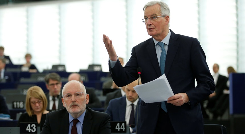 “Jamais o risco de um no deal foi tão elevado”, declarou Michel Barnier perant os eurodeputados
