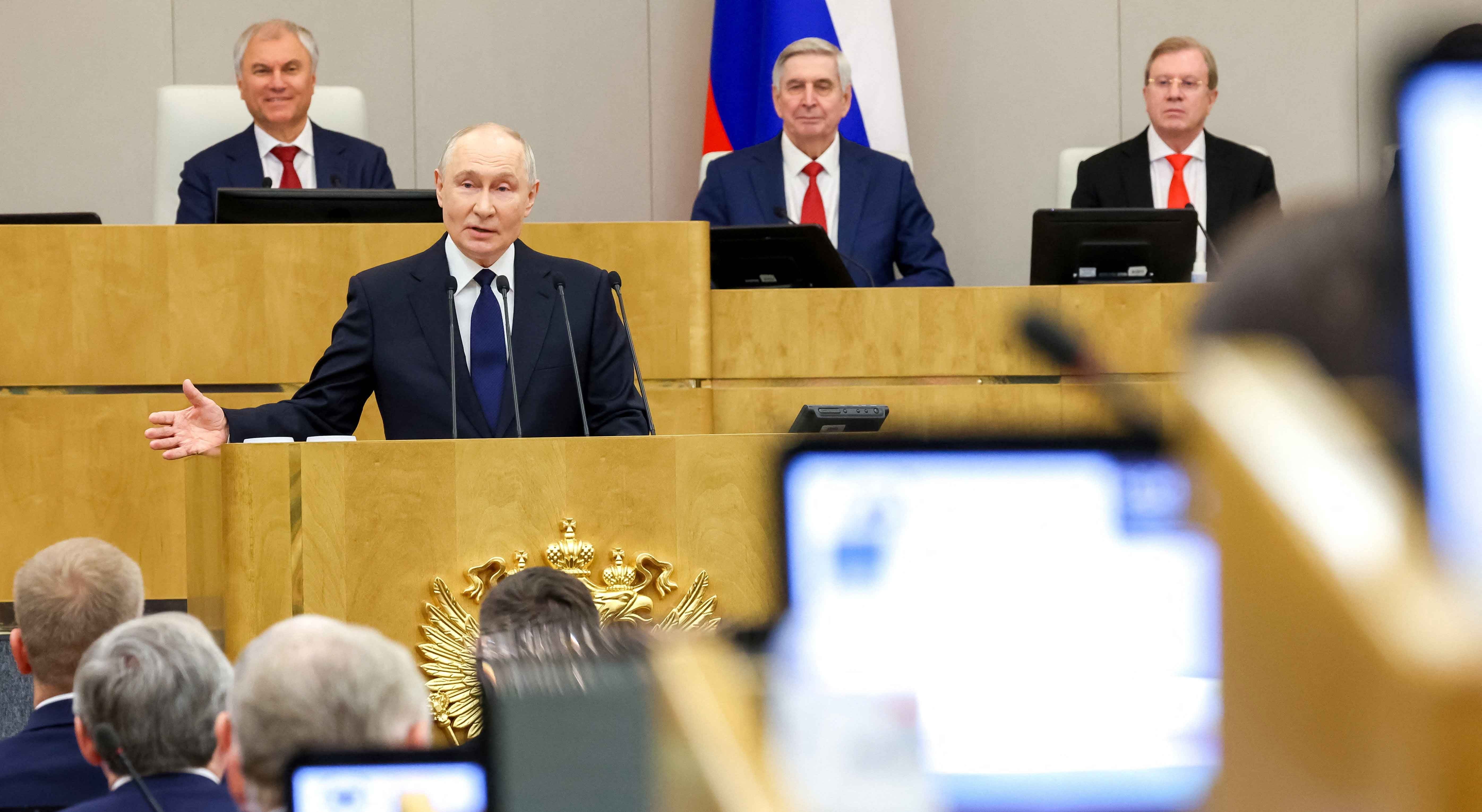 Putin pede ao Parlamento russo que aprove novo orçamento de guerra
