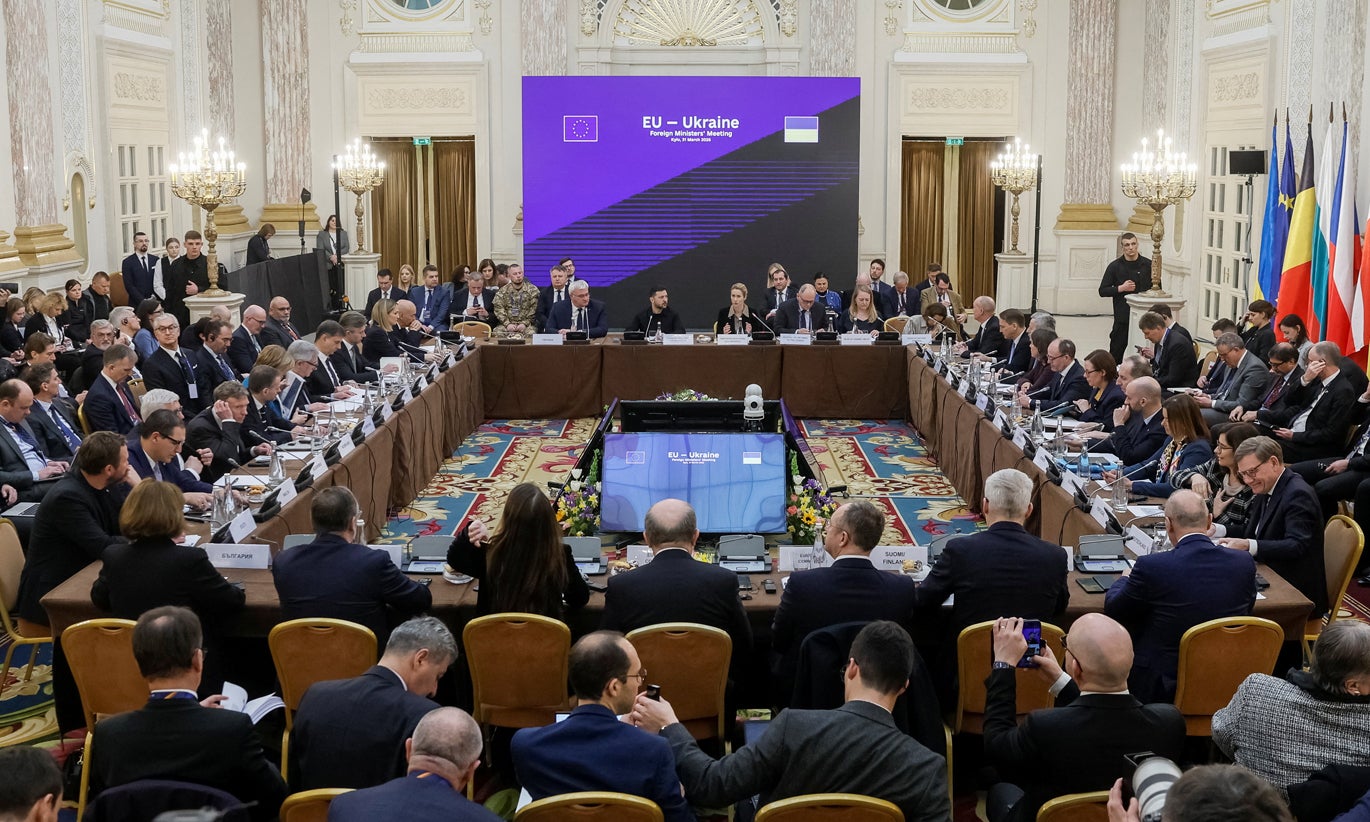 Zelensky confiante na capacidade da UE para desbloquear empréstimo