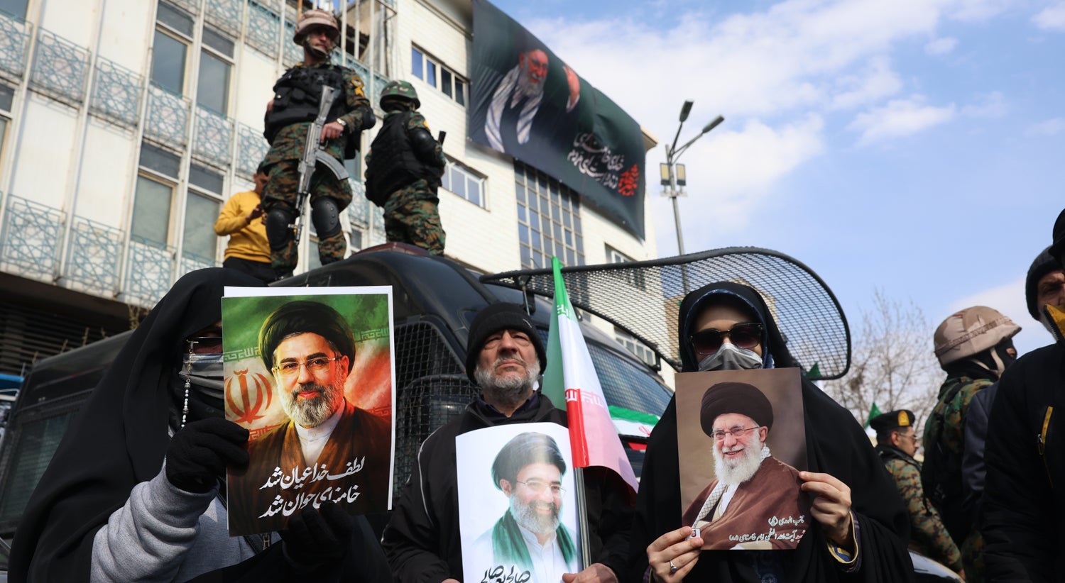 Trump declara ofensiva "praticamente conclu�da" mas Ir�o mostra-se preparado para guerra longa