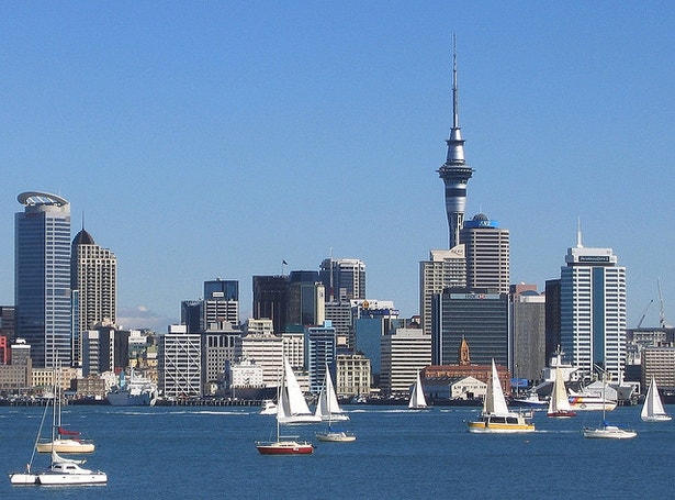  3&ordm; Auckland, na Nova Zel&acirc;ndia. Ao n&iacute;vel da seguran&ccedil;a pessoal, a maior cidade neo-zelandesa ocupa a 9&ordf; posi&ccedil;&atilde;o. 