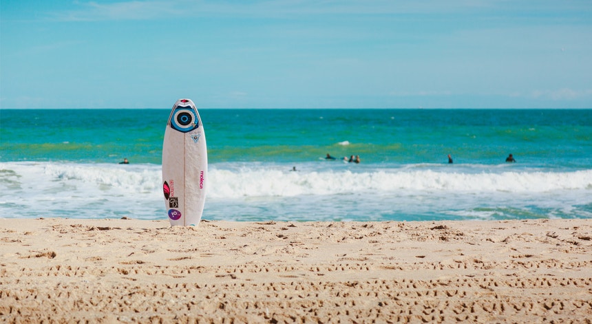 Francisca Veselko tem 18 anos, é campeã nacional de surf e agora