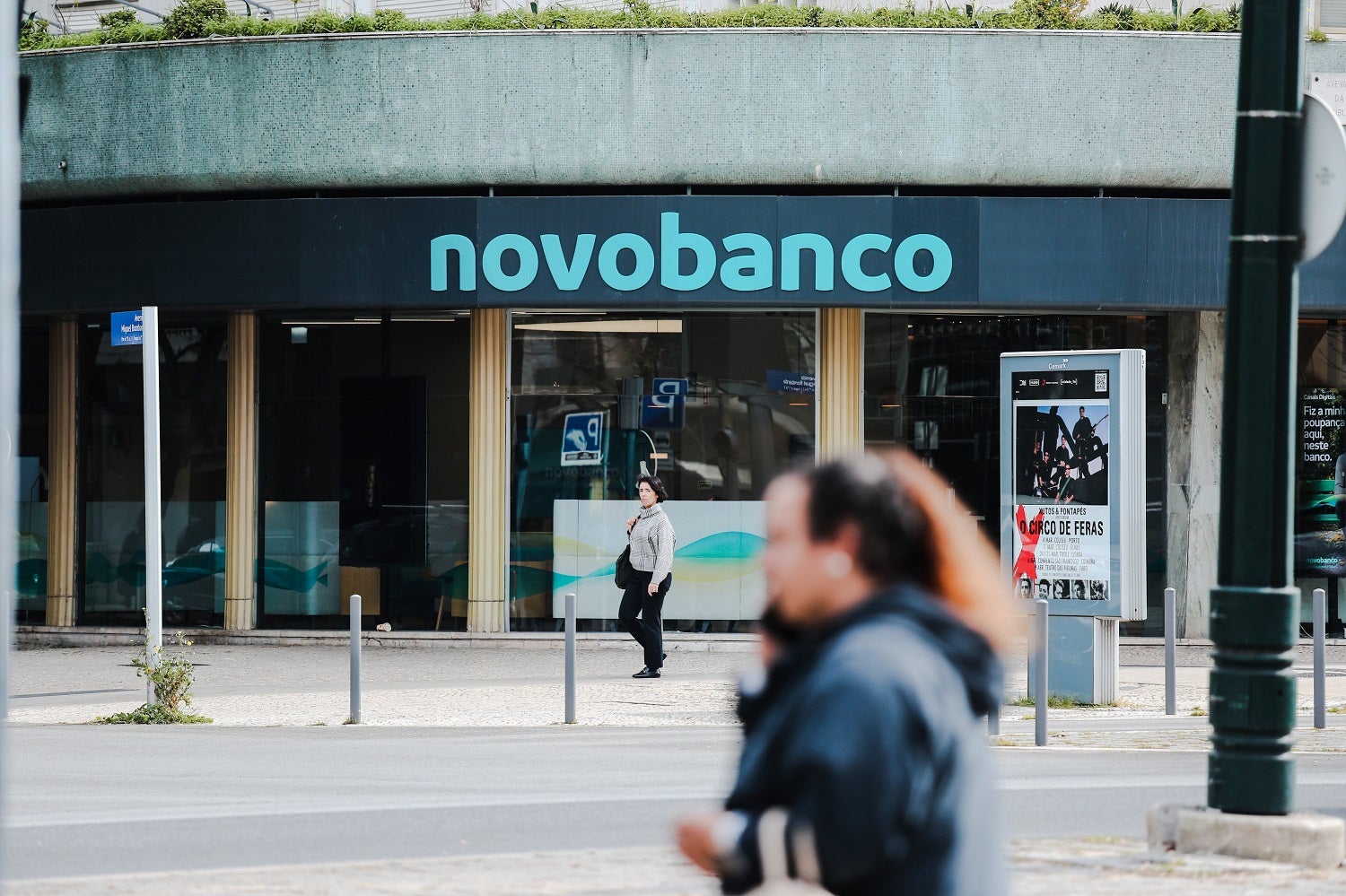 Conclu�do o processo de venda do Novo Banco. Estado e Fundo de Resolu��o encaixam mais de mil milh�es de euros