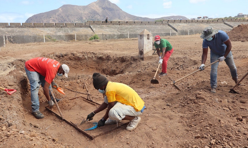 Imagem ilustrativa: Arqueólogos detetam em Cabo Verde vestígios da cela mais temida do Tarrafal