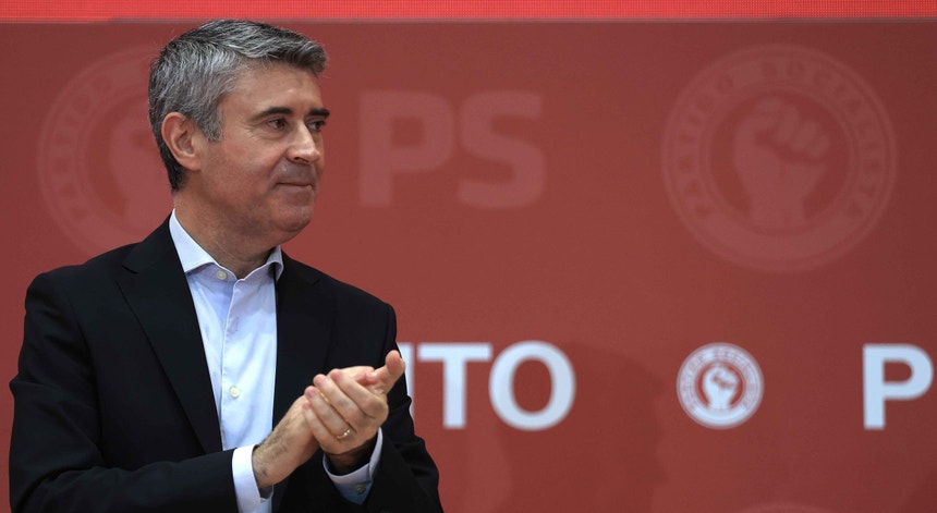 Carneiro pede "paciência" para construir "alternativa credível": "Uma renda de bilros"