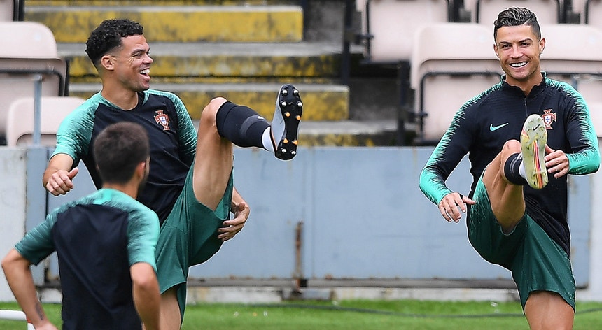 Os jogadores portugueses encaram com um sorriso o próximo jogo com a Suécia
