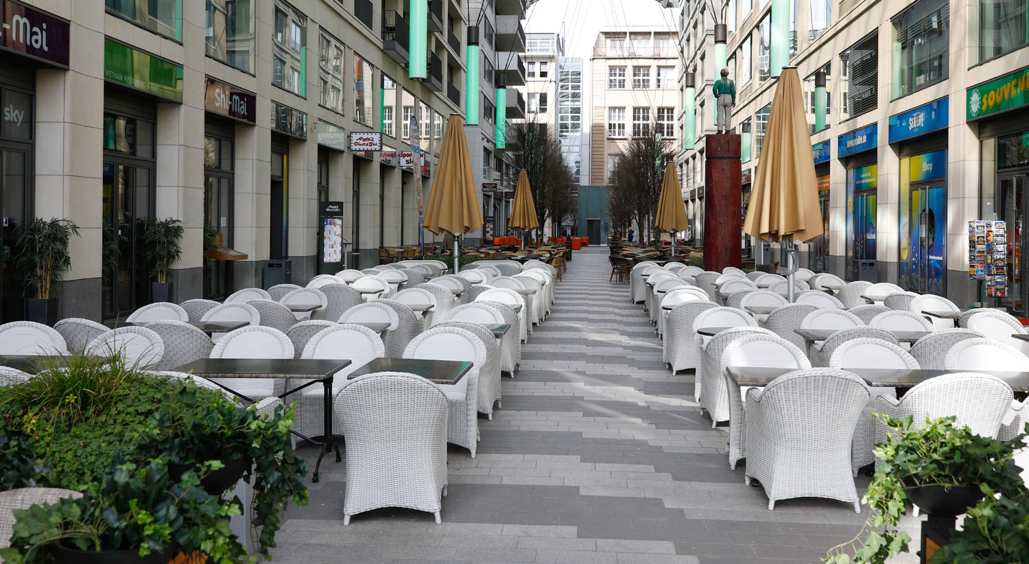  Restaurantes vazios, nas ruas de Berlim, na Alemanha / Axel Schmidt - Reuters 