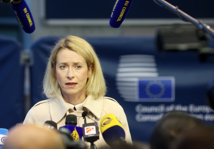 Kallas defende a continuação de sanções mais duras à Rússia
