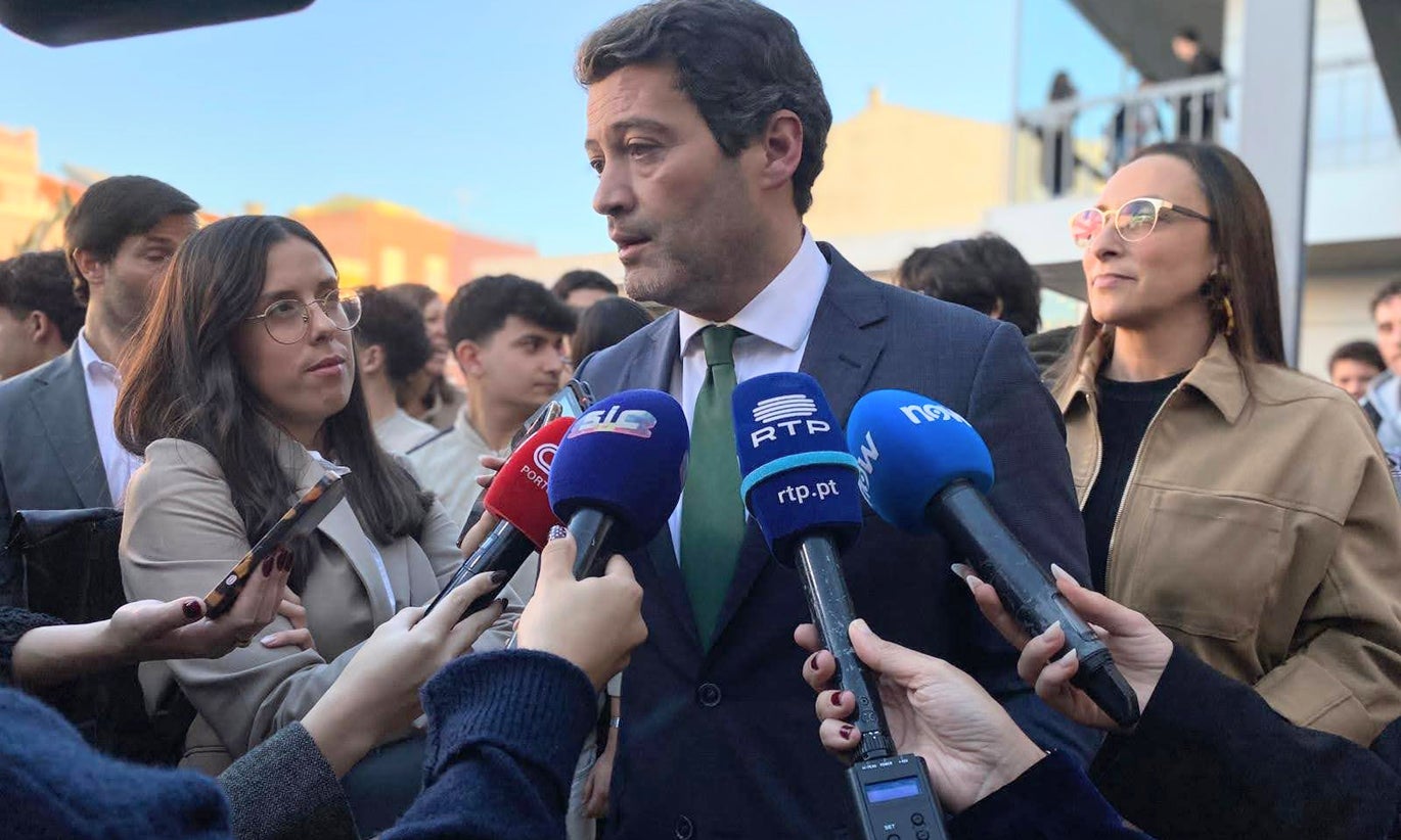 Ventura to debate Pacheco Pereira on historical claims