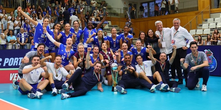 Imagem de FC Porto conquista primeira Supertaça feminina de voleibol ao vencer Sporting de Braga