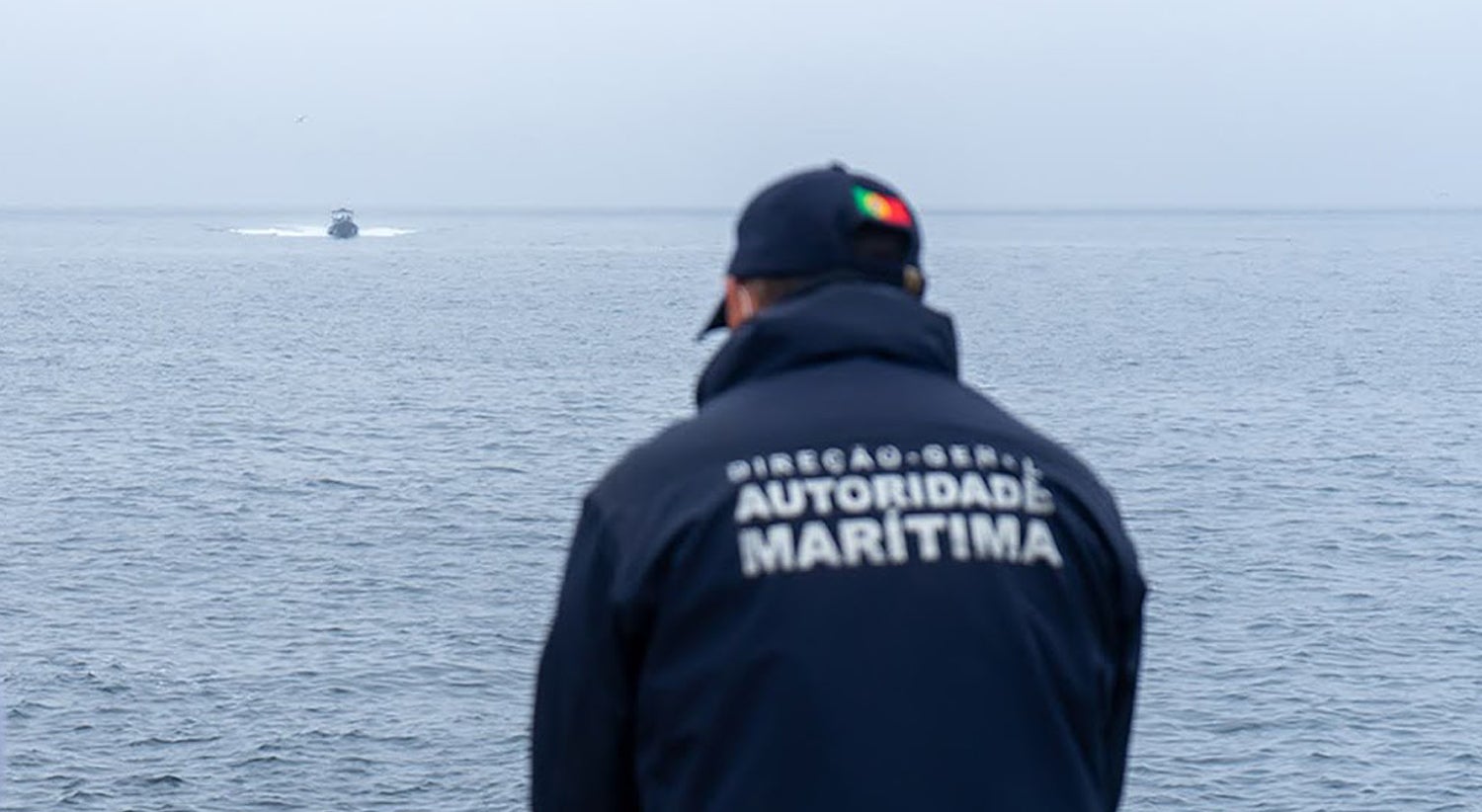 Autoridade Marítima realiza buscas por jovem desaparecido na Costa da Caparica