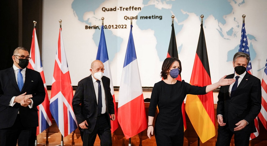 Os responsáveis diplomáticos de EUA, Reino Unido, França e Alemanha estiveram reunidos em Berlim esta semana para concertar posições em relação à crise na Ucrânia.

