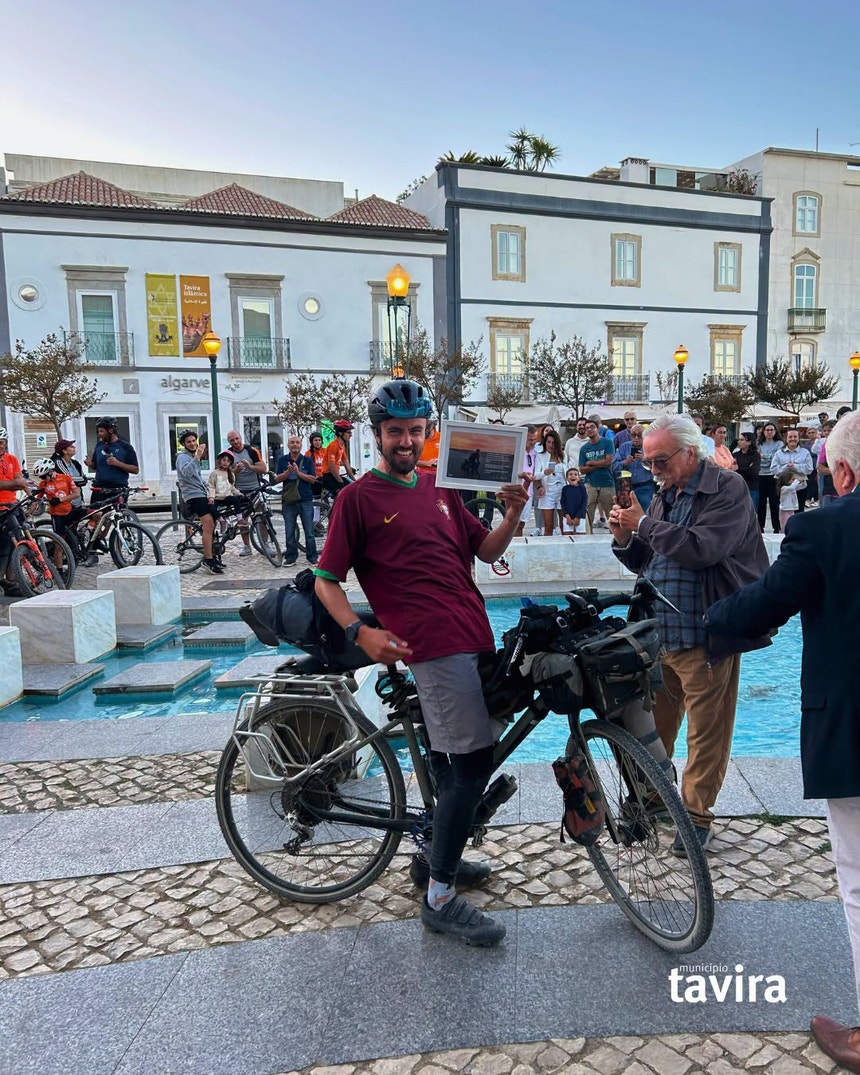 Imagem de Miguel Figueira regressa a Tavira após concluir volta ao mundo em bicicleta