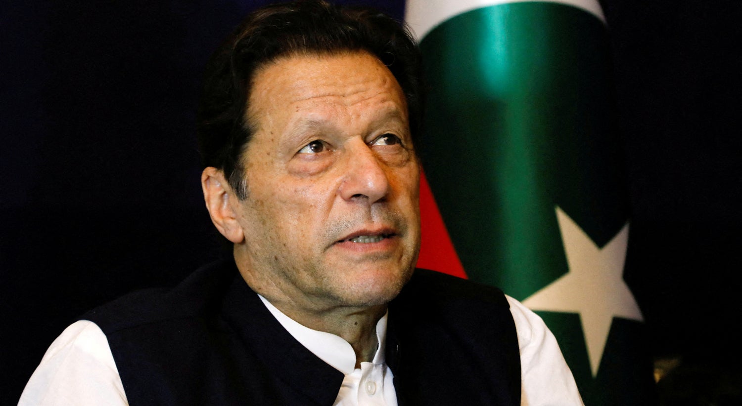 Imran Khan. Ex-primeiro-ministro paquistanês condenado a 14 anos de ...