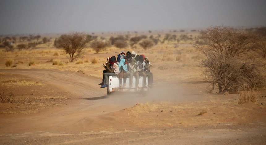 A Líbia transformou-se nos últimos anos numa rota popular para os migrantes que fogem dos conflitos e da pobreza.
