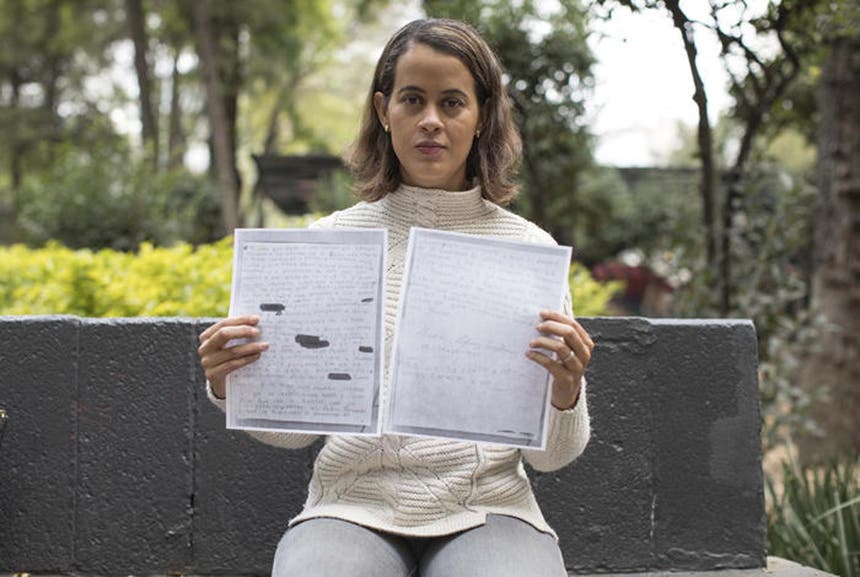 Biani López-Antúnez e a carta da denúncia do padre Martínez Foto DR 