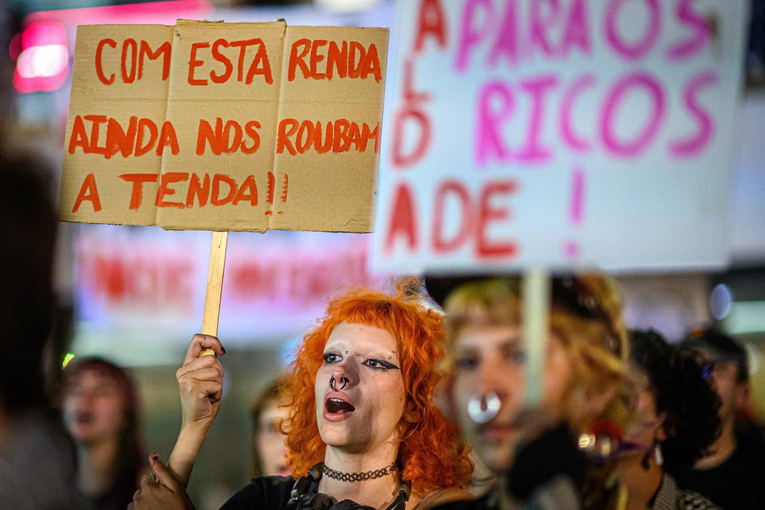 Protesto "pela habita��o" termina com carga policial