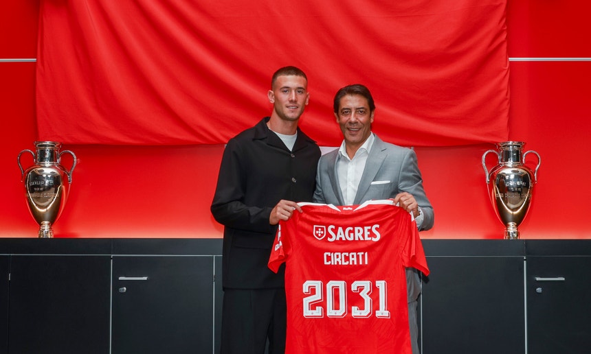 Imagem de Benfica contrata central australiano Alessandro Circati ao Parma