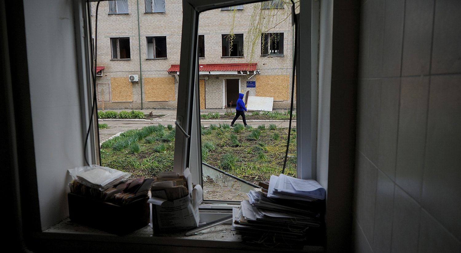  Um hospital em Bashtanka completamente destru&iacute;do por um m&iacute;ssil russo. 