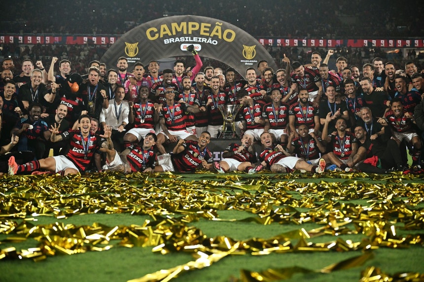 Imagem de Flamengo chega ao título na liga brasileira quatro dias depois de vencer a Libertadores