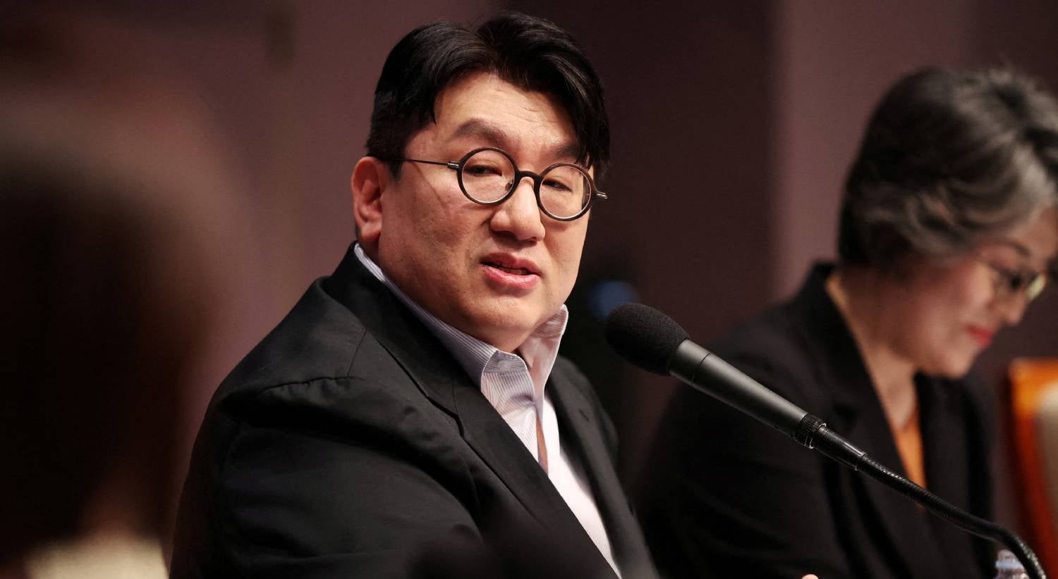 Líder da agência que representa os BTS alvo de mandado de detenção na Coreia do Sul