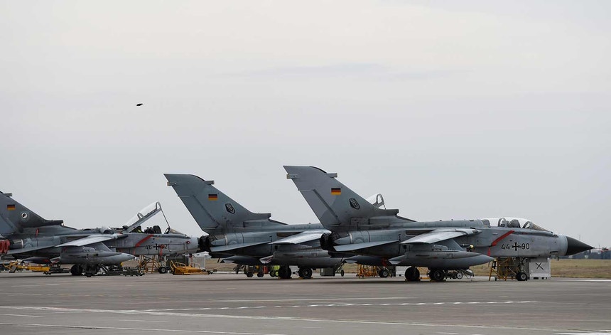 "Tornados" alemães, na base turca de Incirlik
