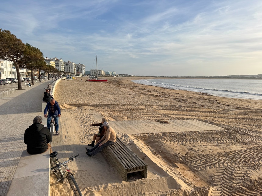 Imagem ilustrativa: Doze, cinco, zero. Falta de comboios assusta comerciantes
de São Martinho do P