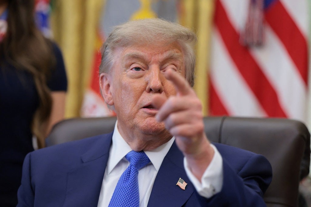 Trump exige indemnizações ao Irão pelas vítimas em ataques e protestos durante décadas