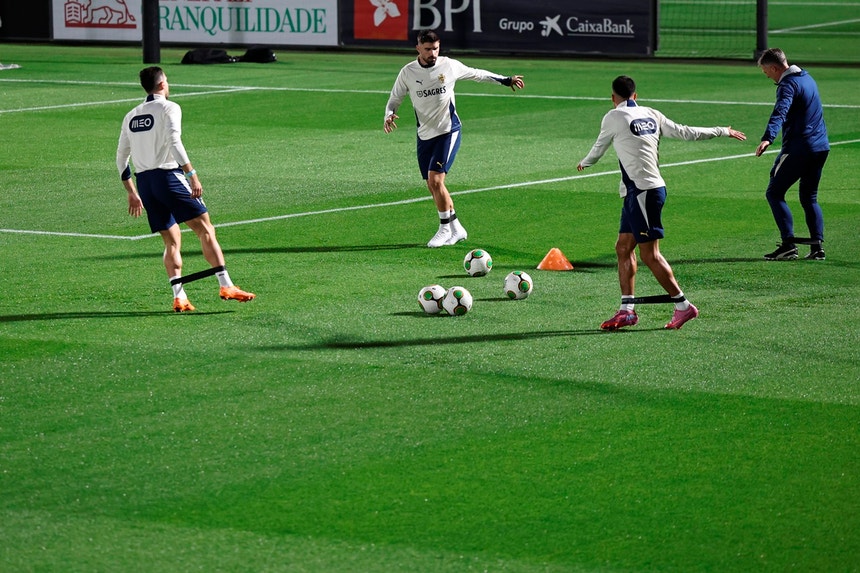 Portugal arranca operaçao Irlanda com apenas cinco jogadores no relvado