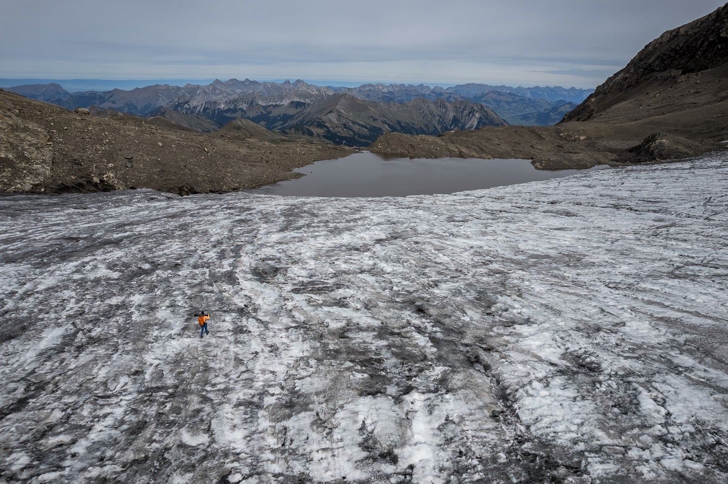Glaciares suíços a derreter e cada vez mais em risco