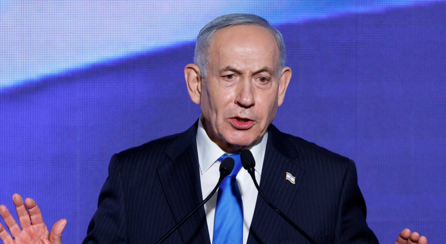 Netanyahu reage a incidente com avião. PM israelita agradece aos "heróis" que evitaram "tragédia"