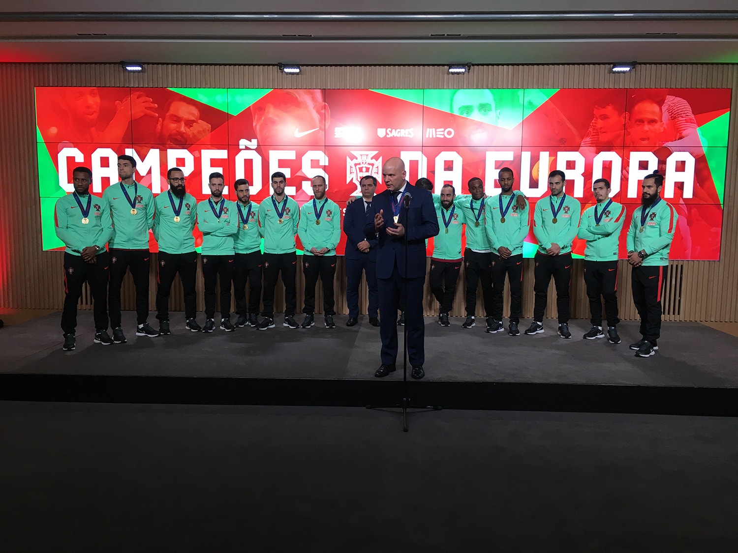  As &uacute;ltimas palavras do timoneiro da equipa, o selecionador Jorge Braz. (Foto: Ant&oacute;nio Esteves - RTP) 