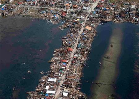 Uma das cidades de Samar, arrasada pelo tufão Haiyan (Reuters) Uma das cidades de Samar, arrasada pelo tufão Haiyan (Reuters)