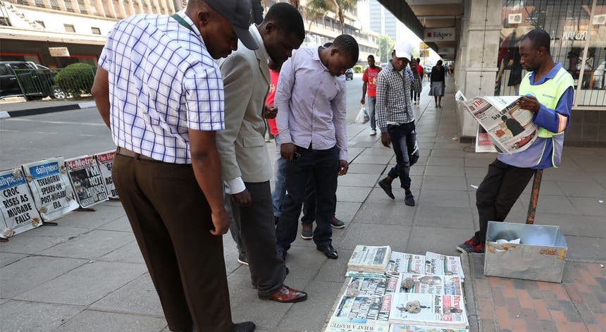 A economia do Zimbabué enfrenta graves dificuldades. Foto: Mike Hutchings - Reuters