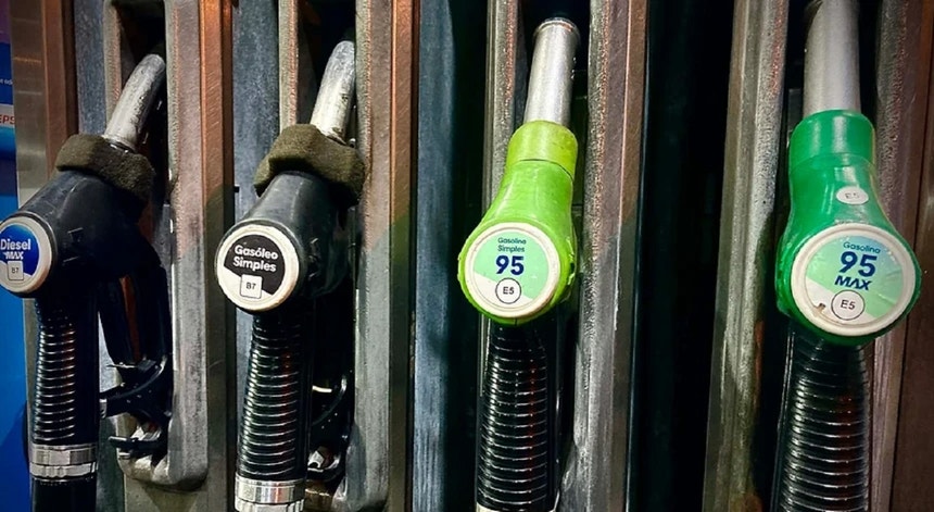 Cotação do Brent caiu mais de 7% para 83,40 dólares