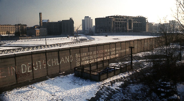 Potsdamer Platz em novembro de 1975 olhando para Berlim Leste
