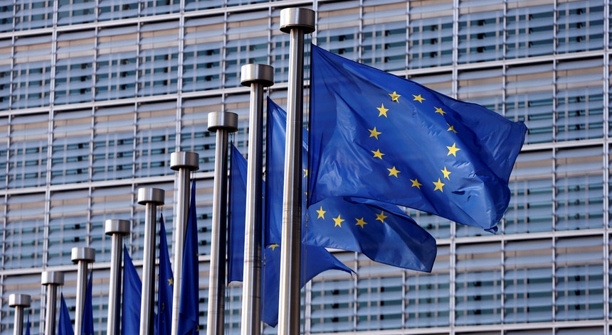 A Comissão Europeia adverte para o que classifica de “desequilíbrios excessivos” de Portugal
