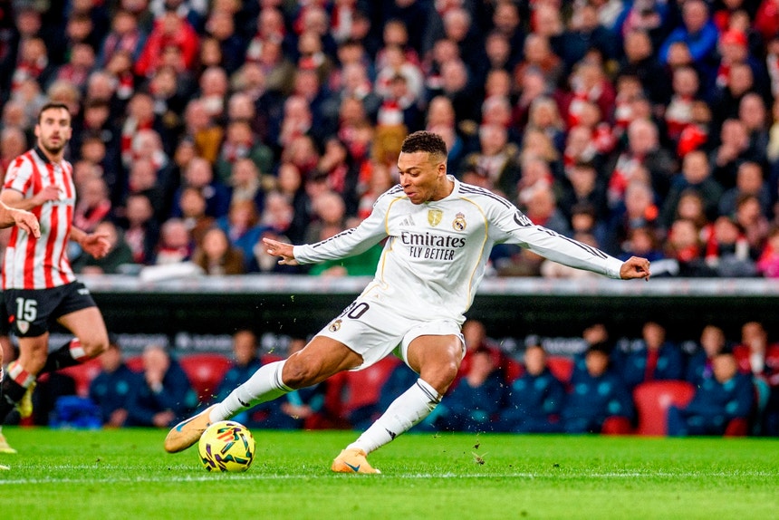 Imagem de Mbappé bisa e coloca Real Madrid na rota dos triunfos na Liga espanhola