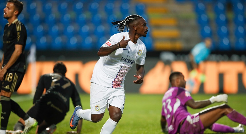 Alverca regressa às vitórias