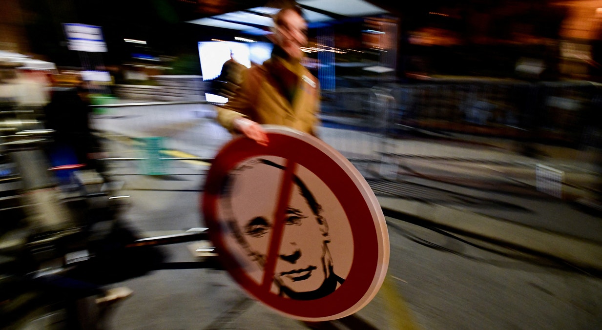  Protestos anti-Putin na Hungria | Marton Monus - Reuters 