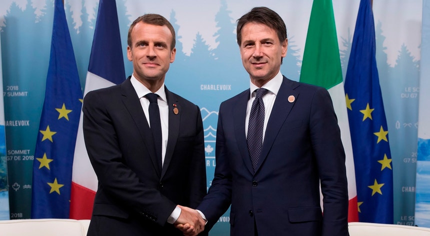 Emmanuel Macron e Giuseppe Conte estiveram reunidos na passada sexta-feira durante a cimeira do G7
