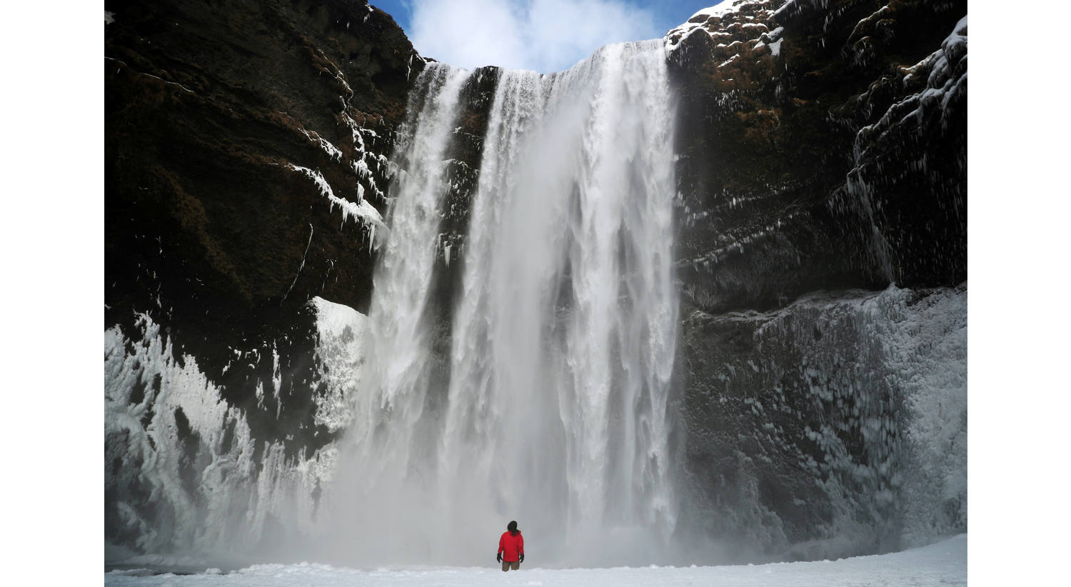  Cascata Skogafoss na Isl&acirc;ndia, 8 de mar&ccedil;o de 2020. /Hannah McKay - Reuters  